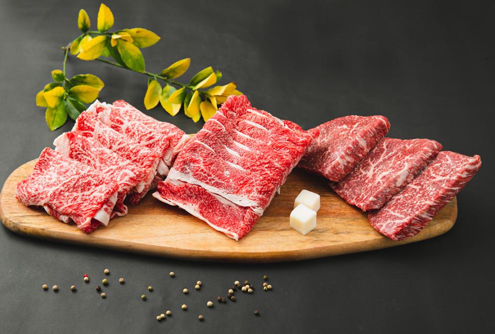 20極【KIWAMI】究極のA4ランク 赤城和牛!紅白食べ比べ すき焼き＆ステーキセット!