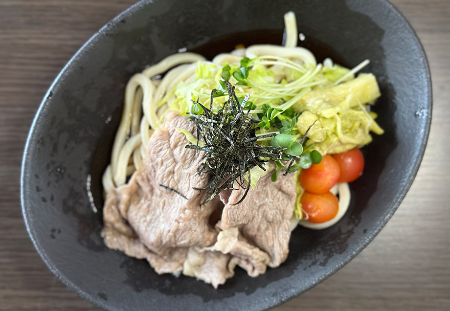 堀知佐子と旅する「広島」焼き茄子と広島牛の冷しゃぶうどん